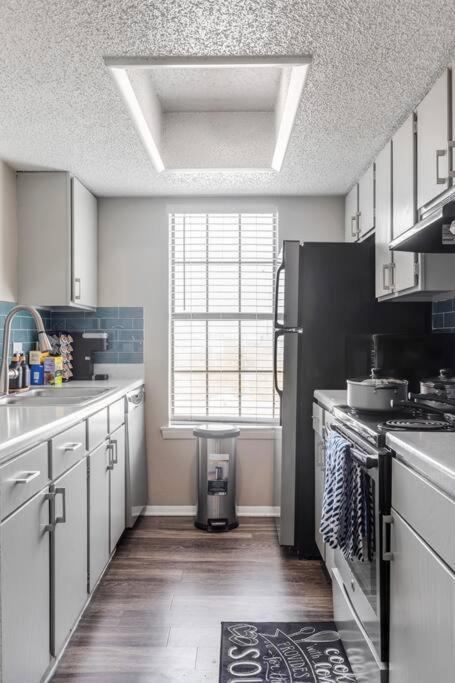 Self Check-In Free Parking Austin Skyline View Apartment Bagian luar foto