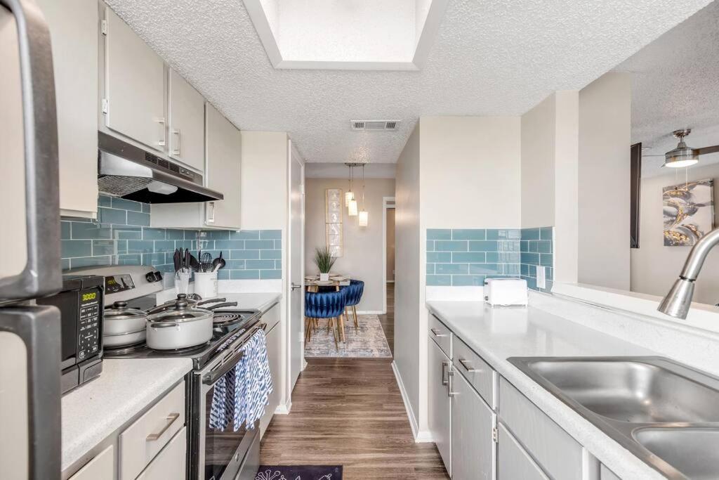 Self Check-In Free Parking Austin Skyline View Apartment Bagian luar foto
