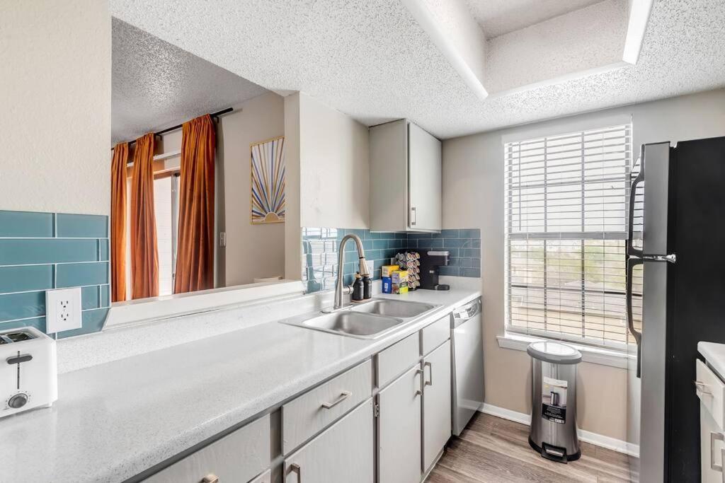 Self Check-In Free Parking Austin Skyline View Apartment Bagian luar foto